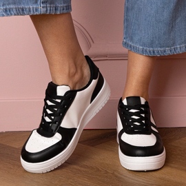 Baskets noires baskets décorées de paillettes le noir 1