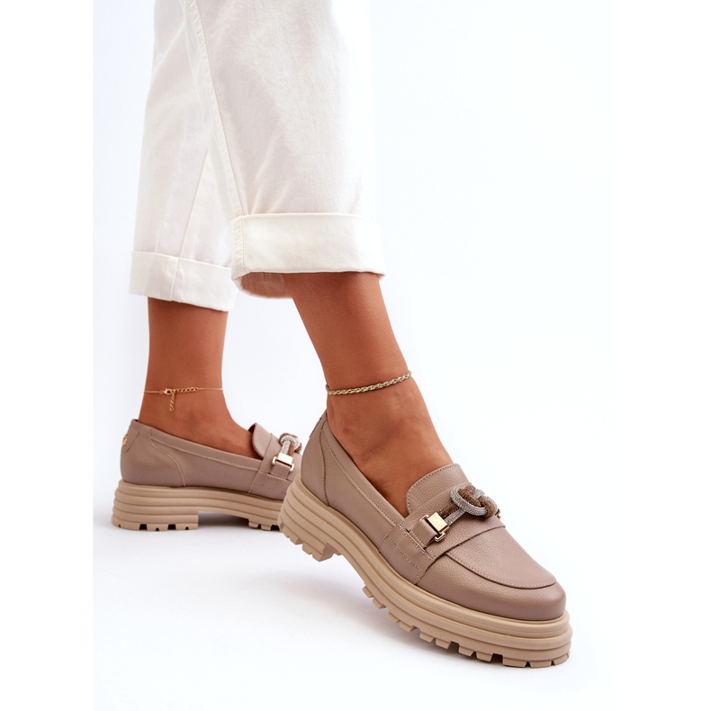 Mocassins en cuir féminin avec un ornement de Laura Messi 2780 beige noire 2