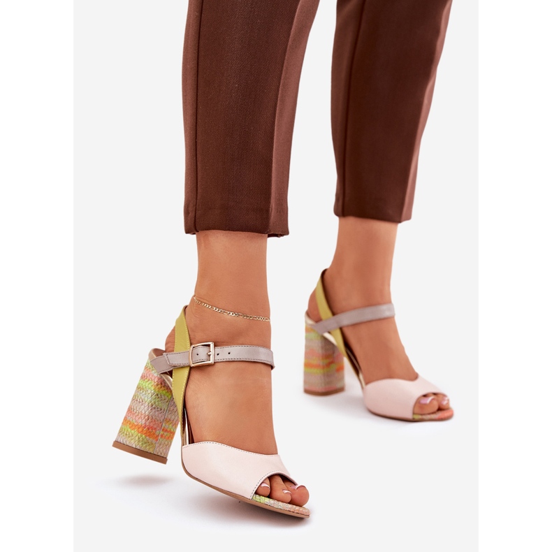 Sandales élégantes en cuir sur le poteau multicolore Laura Messi 2136 beige 1 Sandales élégantes en cuir sur le poteau multicolore Laura Messi 2136 beige 1