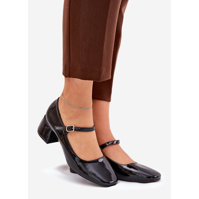 Pompes peintes avec ceinture et boucle noir 1 Pompes peintes avec ceinture et boucle noir 1