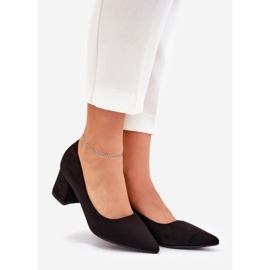 Pompes pour femmes avec des orteils pointus sur le post noir le noir 1