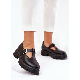 Chaussures de femmes avec une boucle sur la plate-forme et des talons plats noirs 2