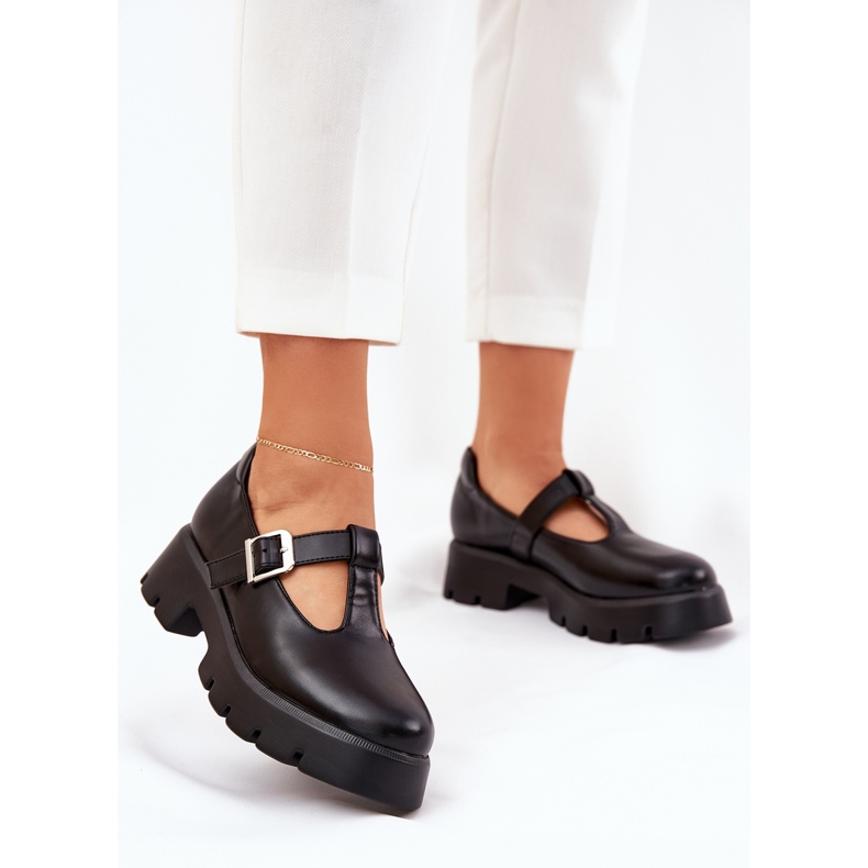 Chaussures de femmes avec une boucle sur la plate-forme et des talons plats noirs le noir 2 Chaussures de femmes avec une boucle sur la plate-forme et des talons plats noirs le noir 2