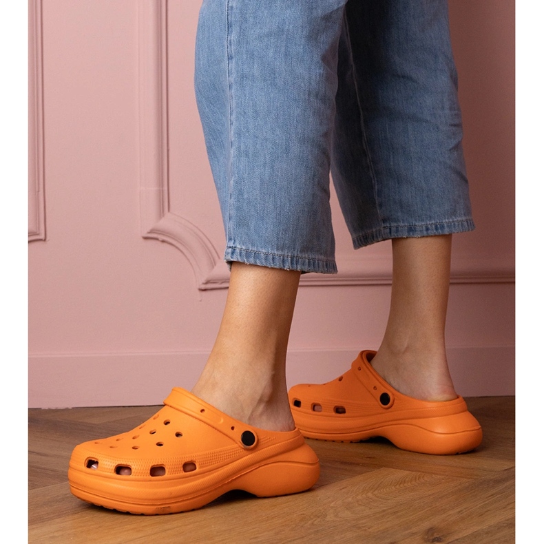 Orange Built -Up Flip -flops sur la plate-forme 1