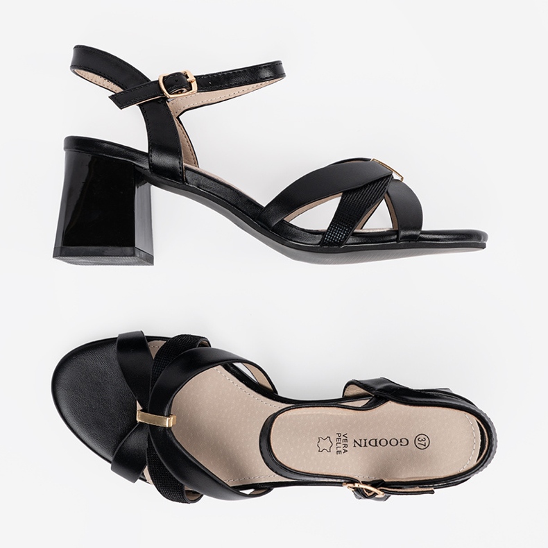 Goodin Sandales sur le pilier noir 1