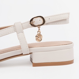 Goodin Sandales blanches avec un talon ouvert 1