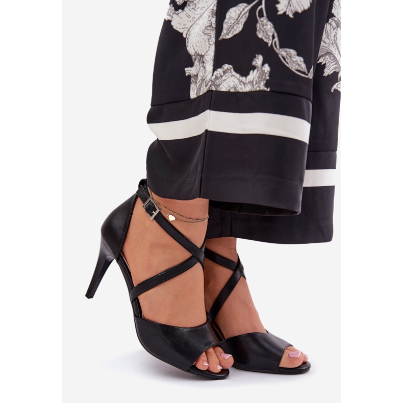 Sergio Leone Sandales à la mode sur une épingle noire 1