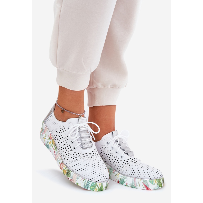 Chaussures en cuir pour femmes Artiker 56C1799 Blanc et argent blanche 1