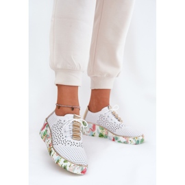 Chaussures en cuir pour femmes pour Artiker 56C1800 blanc et or blanche 2