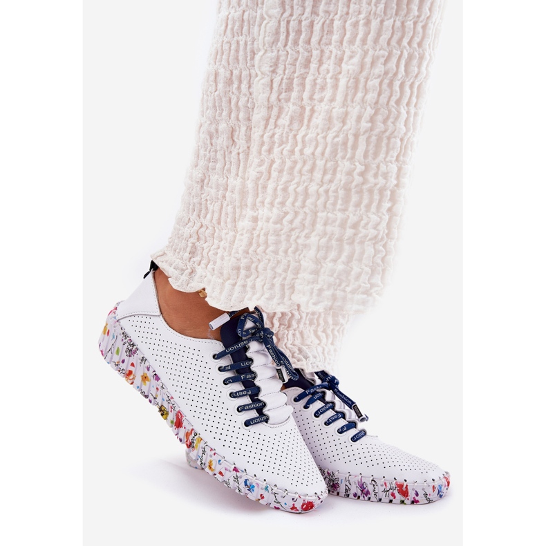 Chaussures en cuir sur la plate-forme Artiker 52C1713 à motifs blanc 1