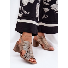 Sandales féminines ouvertes sur le Golden Post doré 2