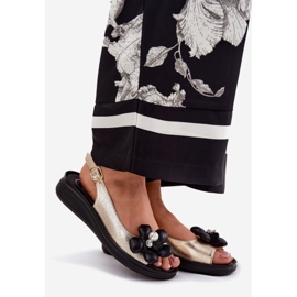 Jezzi Sandales pour femmes avec une fleur dorée décorative 1