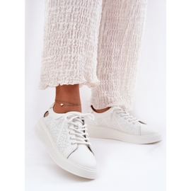 Sneakers en cuir féminin sur la plate-forme blanche Vinceza 88018 2 Sneakers en cuir féminin sur la plate-forme blanche Vinceza 88018 2