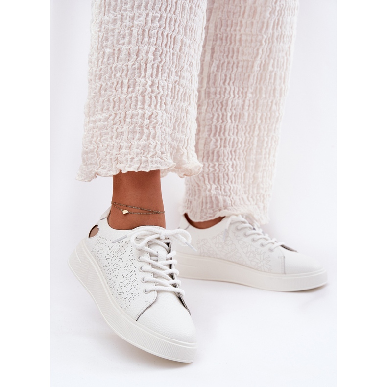 Sneakers en cuir féminin sur la plate-forme blanche Vinceza 88018 2 Sneakers en cuir féminin sur la plate-forme blanche Vinceza 88018 2