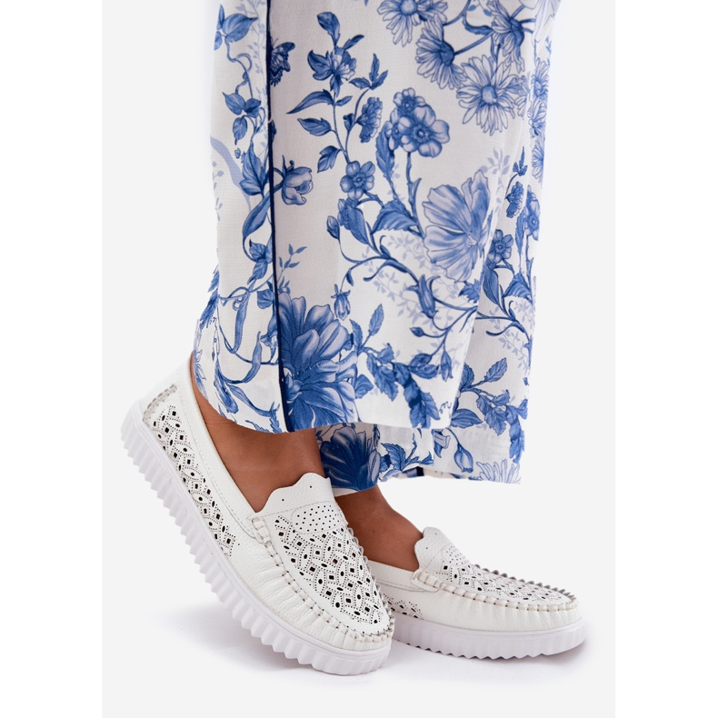 Vinceza Mocassins en cuir féminin avec un motif ouvert Vincez 88028 blanc 1