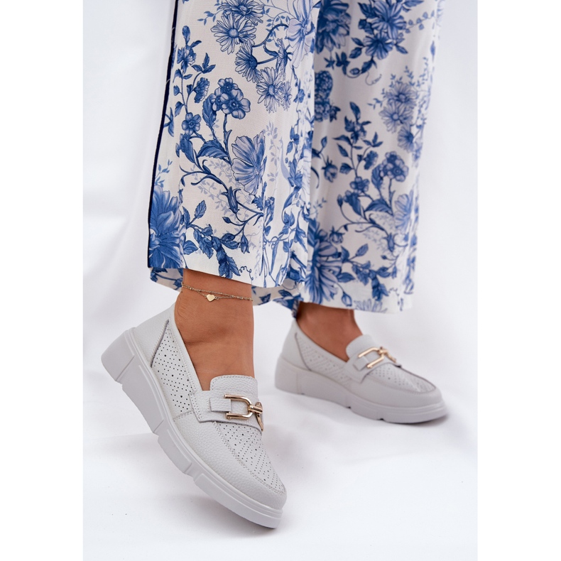 Vinceza Mocassins en cuir féminin avec un détail doré Vincez 88007 gris clair blanche 2