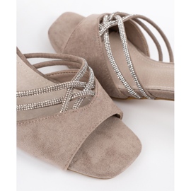 Goodin Sandales en daim beige sur le post 5