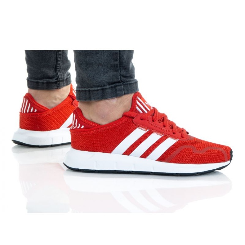 Chaussures Adidas Swift Run X Jr FY2152 rouge 1