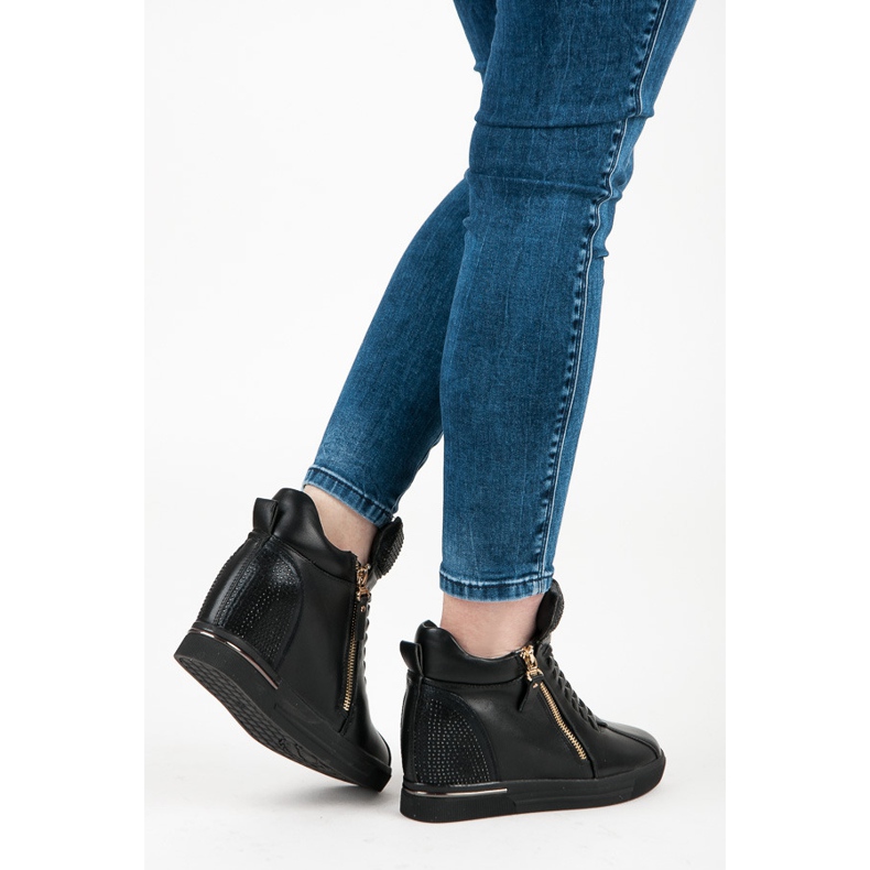 Baskets noires avec une fermeture éclair 2