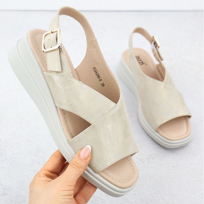 Sandales féminines sur les quartiers Golden Jezzi ASA266-9 d'or 1 Sandales féminines sur les quartiers Golden Jezzi ASA266-9 d'or 1