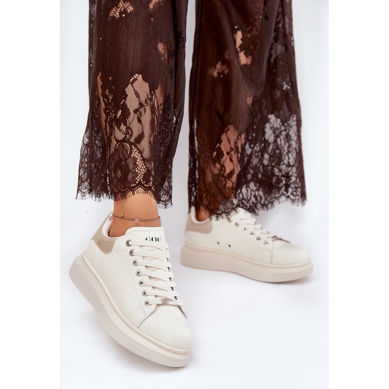 Baskets en cuir féminin sur Goe RR2N4004 Plateforme beige 2 Baskets en cuir féminin sur Goe RR2N4004 Plateforme beige 2