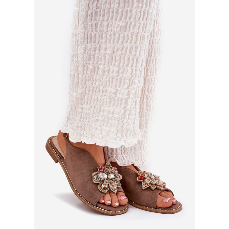 S.Barski Sandales féminines à talons plates avec un ornement de S. Barski KV27-001 beige foncé 1 S.Barski Sandales féminines à talons plates avec un ornement de S. Barski KV27-001 beige foncé 1