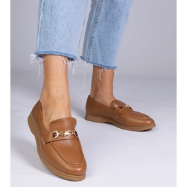 Mocassins brun foncé avec une décoration dorée 1