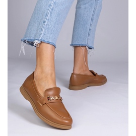 Mocassins brun foncé avec une décoration dorée 2