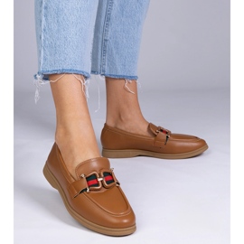 Mocassins bruns avec écotatre avec un ornement 1
