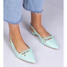 Talons plats à la menthe avec un arc vert 1