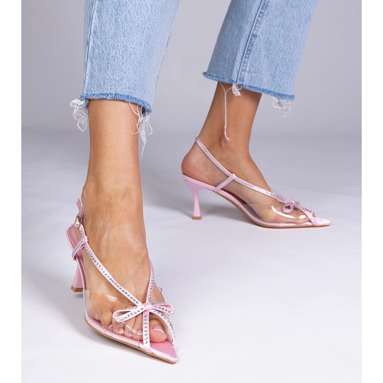 Sandales transparentes roses sur une épingle avec zircons 1