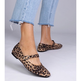 Ballerines de léopard avec des clous et des boucles brun 1