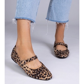 Ballerines de léopard avec des clous et des boucles brun 2