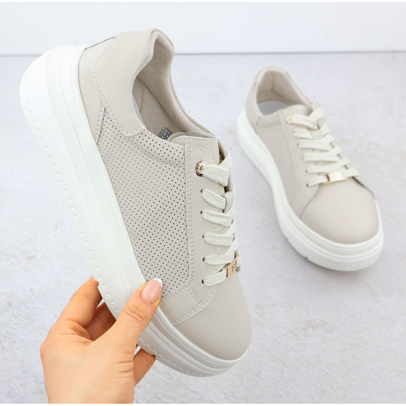 Chaussures sportives pour femmes sur la plateforme Beige Filippo 6731 1