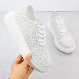 Chaussures féminines sur la plateforme blanche Vinceza 17371 1