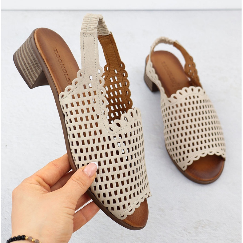Sandales en cuir féminines Beige Openwork Beige T.Sokolski L25-707 1