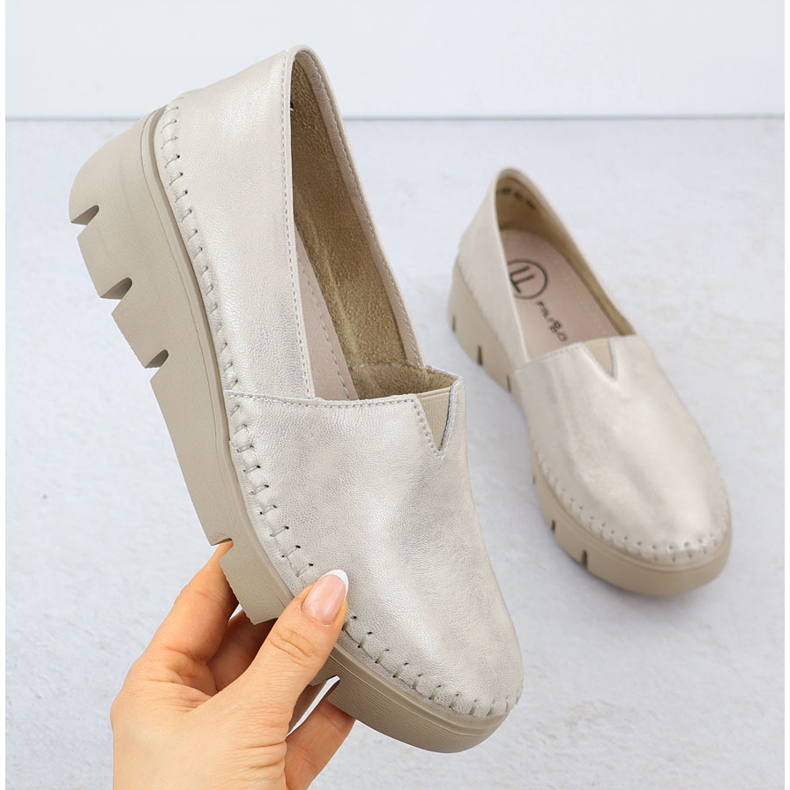 Chaussures en cuir pour femmes sur le coin doré Filippo 6161 d'or 1