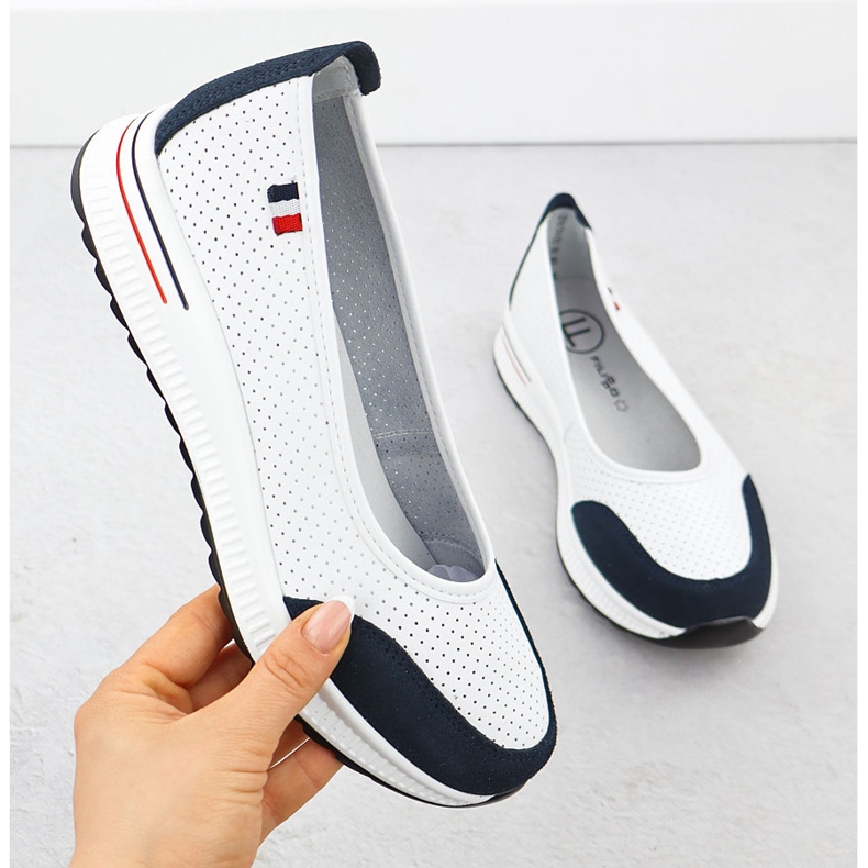 Ballerines en cuir OpenWork sur la plate-forme White Filippo 6134 blanc 1