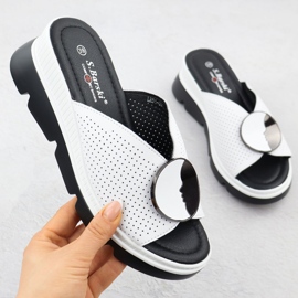 S.Barski Les tongs en cuir des femmes Openwork Białe S. Barski LR51-662 blanc 1