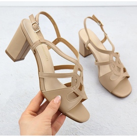 Sandales féminines sur le post beige Sergio Leone SK884 1 Sandales féminines sur le post beige Sergio Leone SK884 1