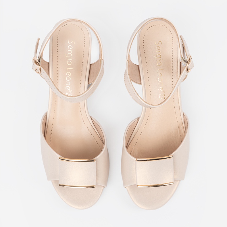 Sergio Leone Sandales sur le pilier des femmes avec une lumière ouverte mendiant le talon beige 2 Sergio Leone Sandales sur le pilier des femmes avec une lumière ouverte mendiant le talon beige 2