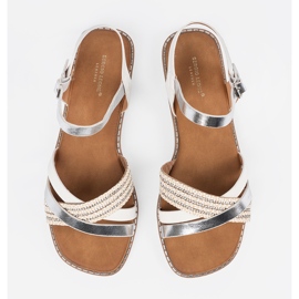 Sandales des femmes blanches sur une semelle plate Sergio Leone 2