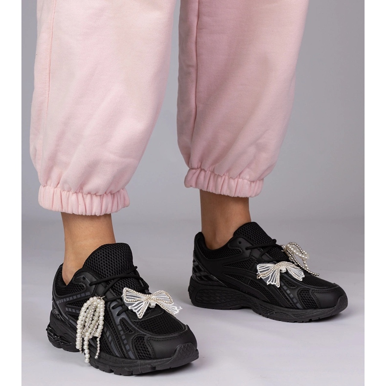 Baskets noires avec décorations détachables le noir 1