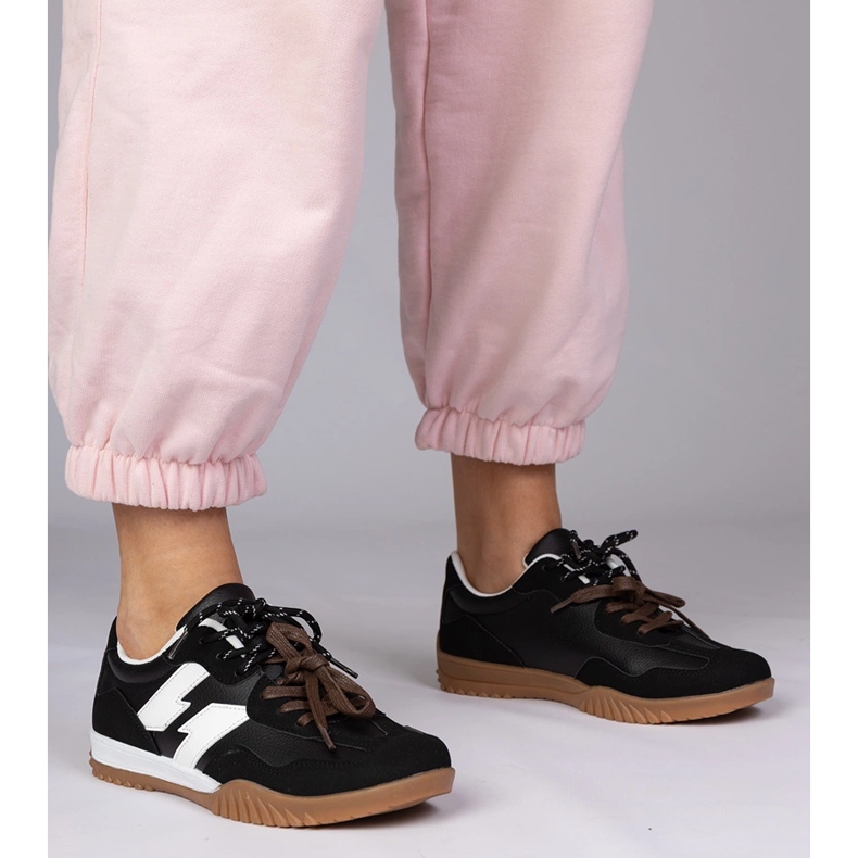 Baskets noires baskets avec lacets colorés le noir 1