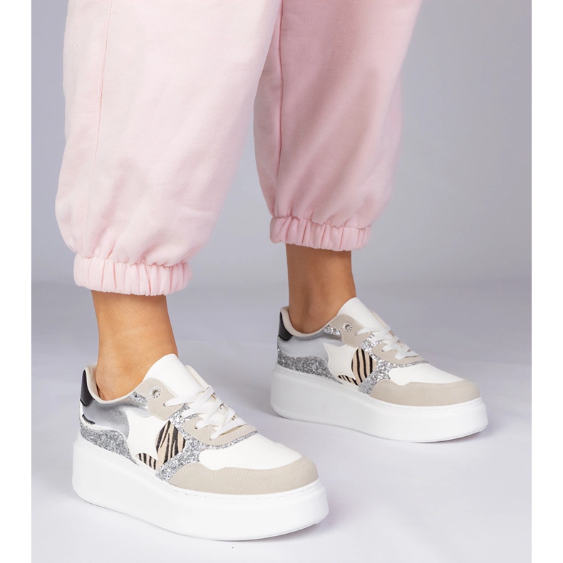 Baskets beiges à paillettes 1