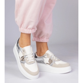 Baskets beiges à paillettes 2