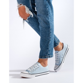 Baskets bleues 1