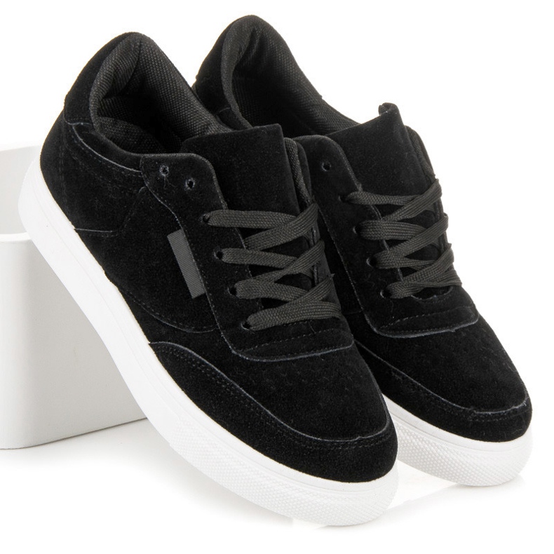 Baskets sur la plateforme le noir 1