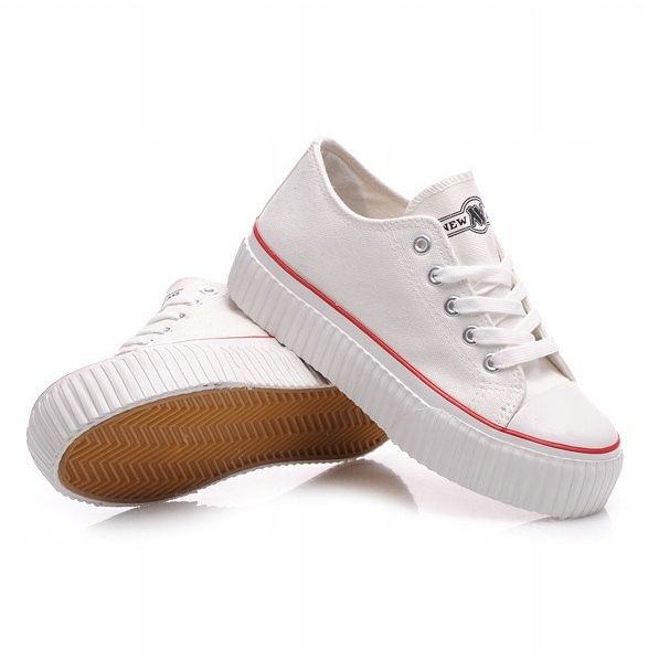 New Age Des baskets sur la plate-forme comme des creepers blanche 1