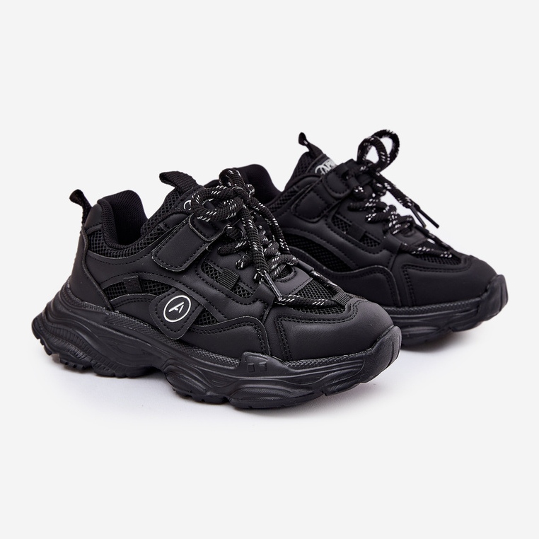 Baskets pour enfants sur la plate-forme noire 1